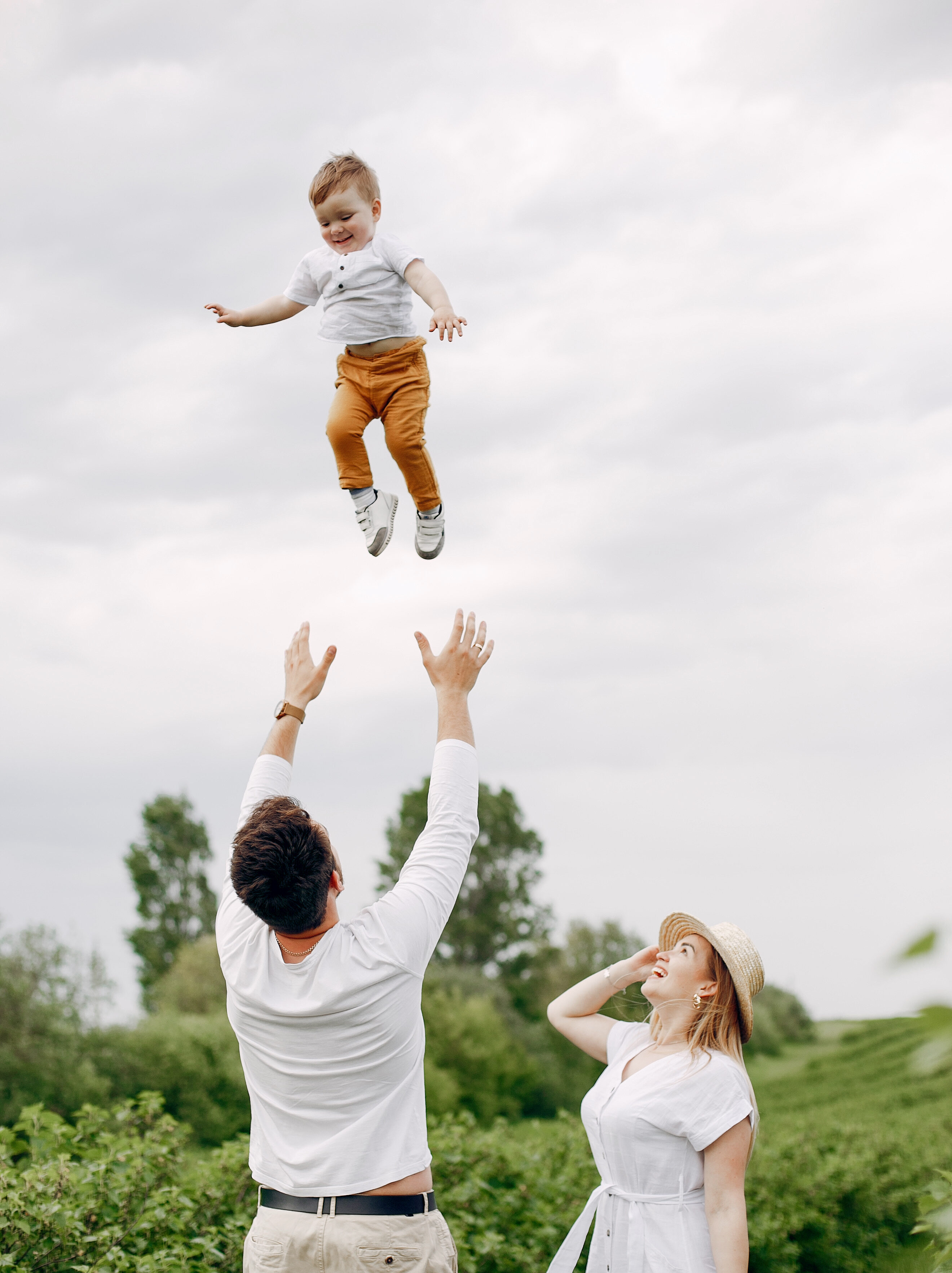 cute-family-playing-summer-field (1)