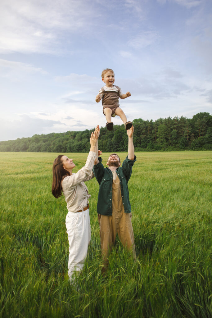 full-shot-family-living-countryside